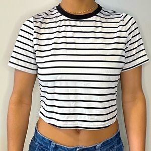 BLACK & WHITE CROPPED TOP